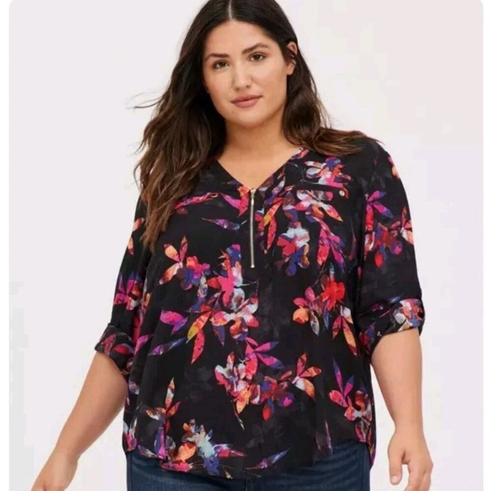 Torrid Harper Georgette Zip Front 3/4 Sleeve Blouse black floral
